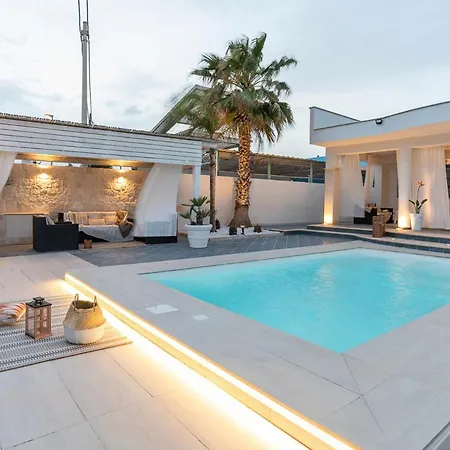 Soave Mare E Piscina Privata Villa