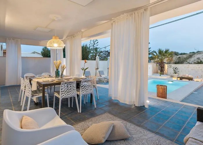 Soave Mare E Piscina Privata Villa *