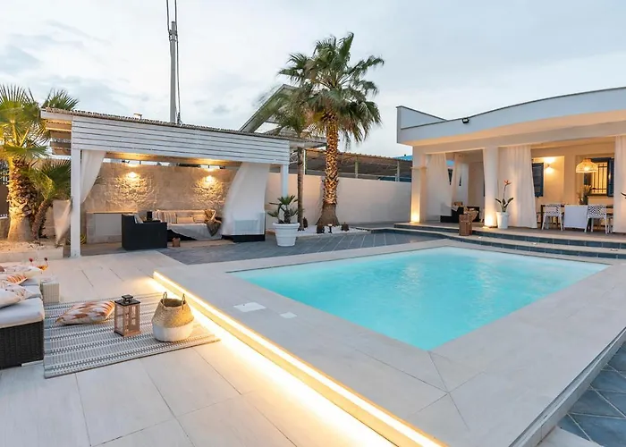 Soave Mare E Piscina Privata Villa